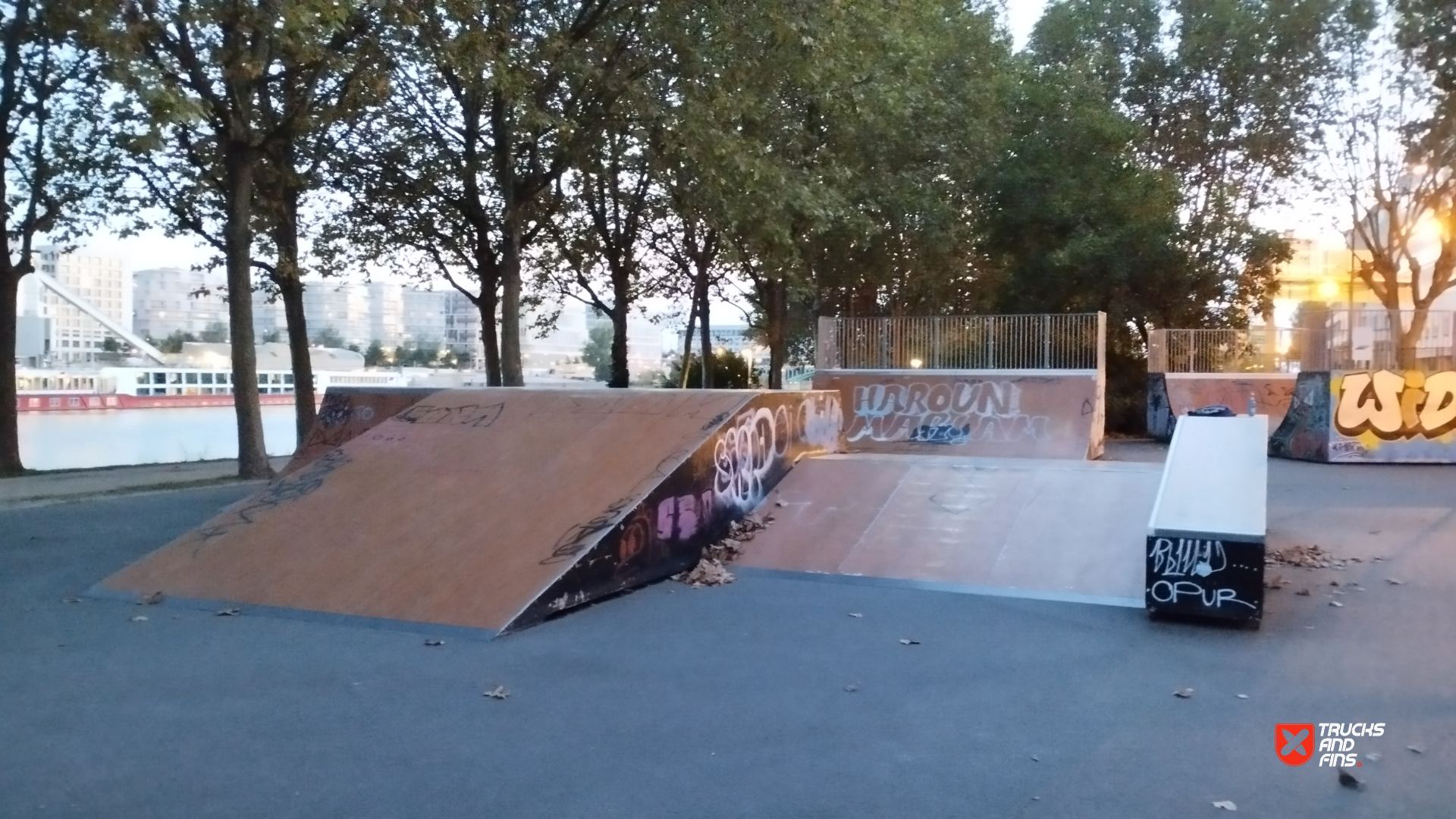 Asnières-sur-Seine skatepark